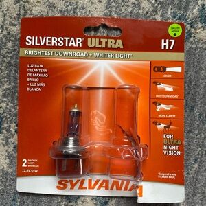 Sylvania H7 SilverStar Ultra Halogenn Headlight Bulb, Downroad & Light (1)